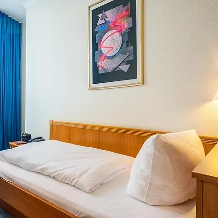 Panorama Am Kurfuerstendamm Otel Berlin