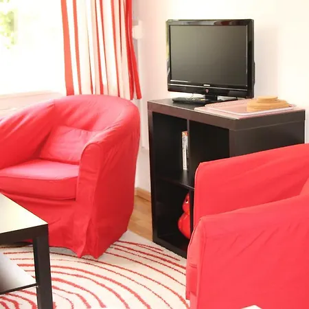 Grosszugige Ferienwohnung In Dahlem Apartment