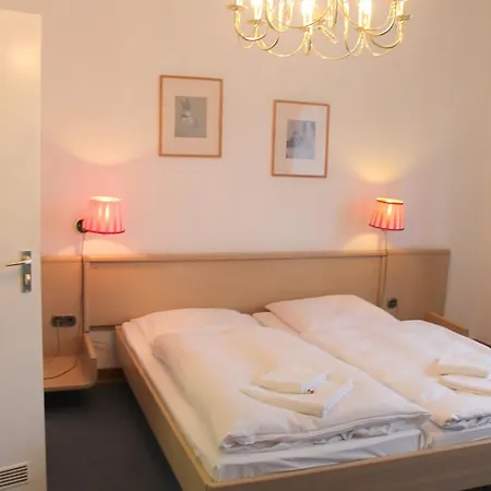 Amelie West Hotel