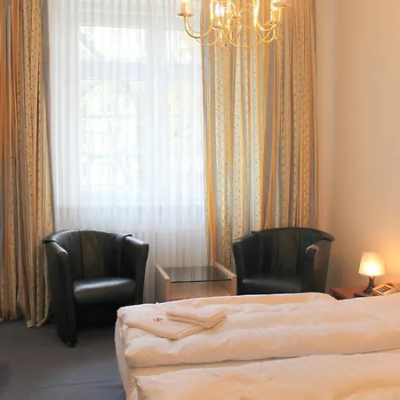 Amelie West Hotel