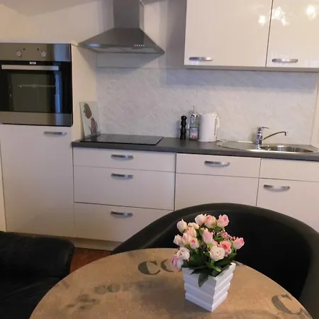 Guzulka & Restaurant Apartmanhotel