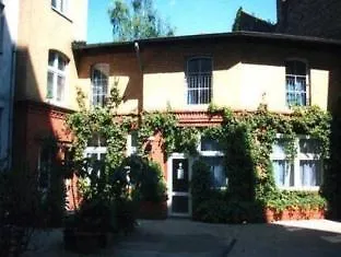 Hotel Am Luisenbad 2*