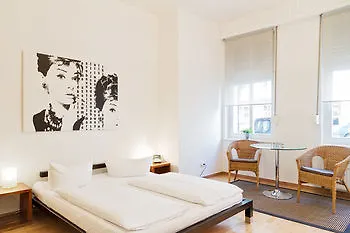 Im Arnimkiez Apartment
