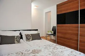 Christie Aparthotel