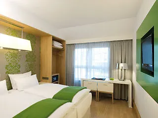 Nh Potsdamer Platz Hotel 4*