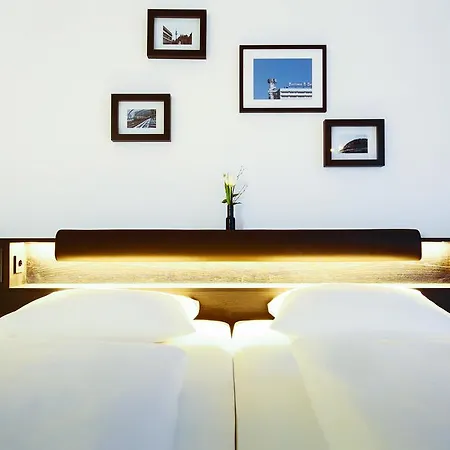 Lindemann's Hotel 3*