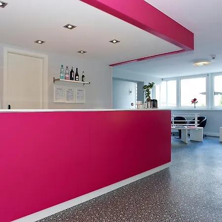 Lejlighedshotel Apartmenthouse - Am Goerlitzer Park 3*