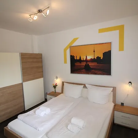 Rose & Sonnenblume Apartment Berlin