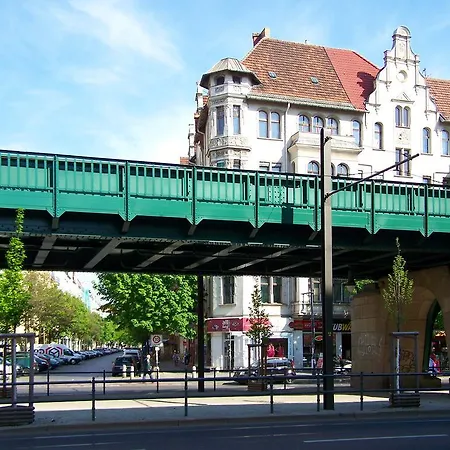Apartman Altbauwohnung Mit 3 Baedern *