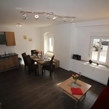 Rose & Sonnenblume Apartment