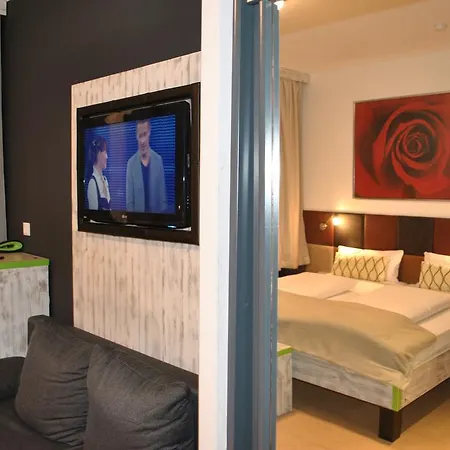 Landmark Am Kracauerplatz Hotel 2*