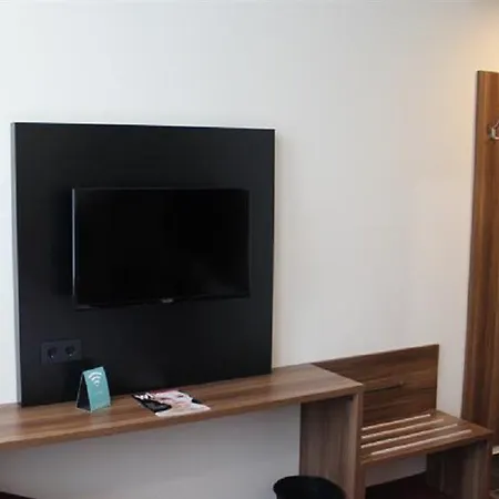 B&B Hotel Berlin-Adlershof 2*