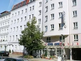 Birgit Mitte فندق 3*