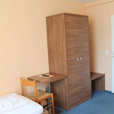 Ansbach Am Kadewe Hotel 3*