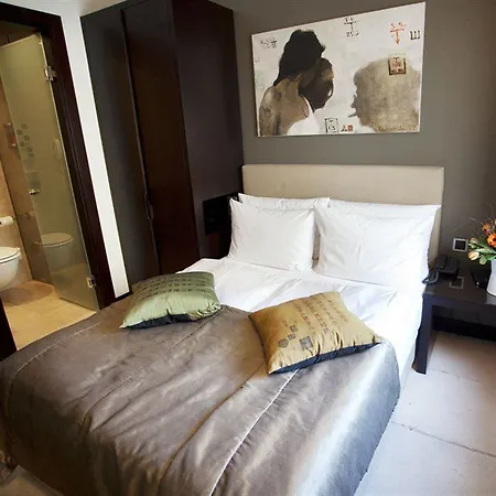 Quentin Design Hotel 4*