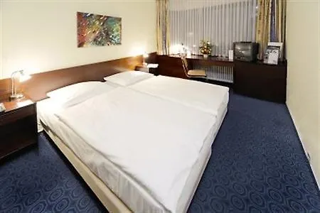 Wyndham Excelsior Hotel