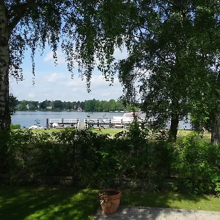 Hotel Gaestehaus Teikyo Am Zeuthener See