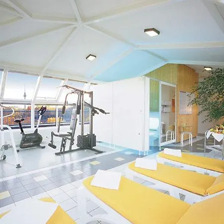 Moxy Humboldthain Park 4*