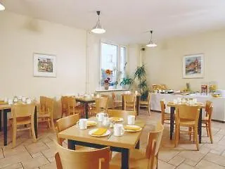 Acama & Schoeneberg Otel