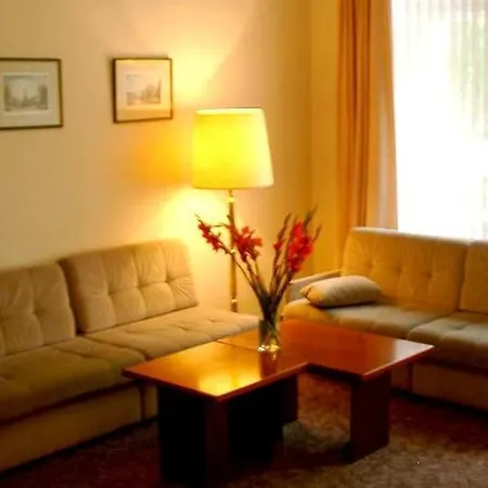 Hotel Kurfuerst Am Kurfuerstendamm 3*