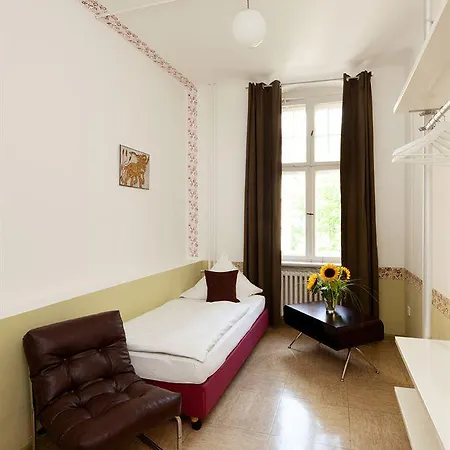 Three Little Pigs - Your Castle * Berlijn