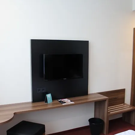 Hotel B&B Hotel Berlin-Adlershof