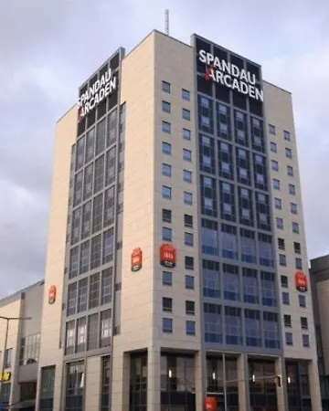 Ibis Spandau Hotel 2*