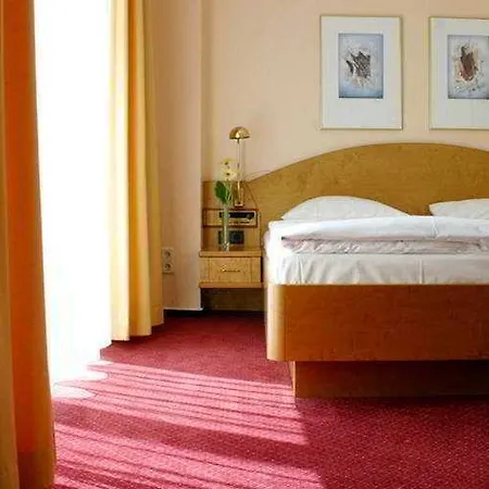 Kurfuerstendamm Am Adenauerplatz 3* Berlin