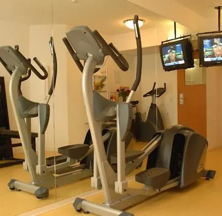 Holiday City Center East Prenzlauer Berg By Ihg Berlin