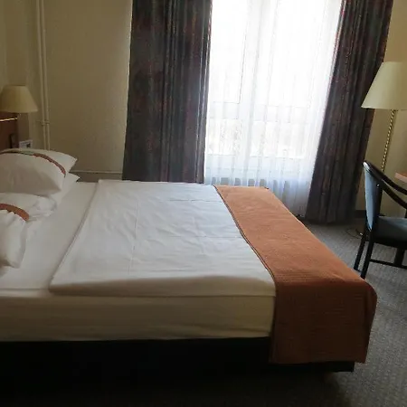 Moxy Humboldthain Park 4*