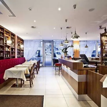 מלון Titanic Comfort Kurfuerstendamm