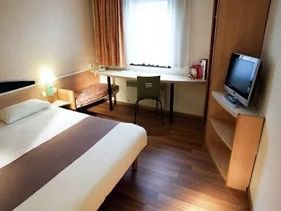 מלון Ibis Messe 2*