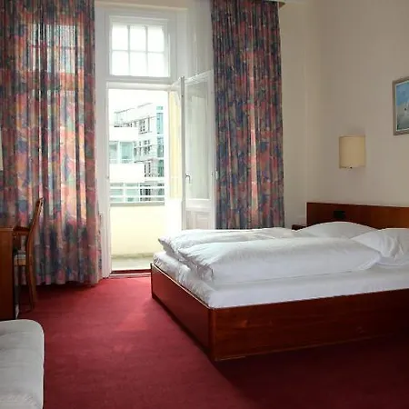 Hotel Kurfuerst Am Kurfuerstendamm