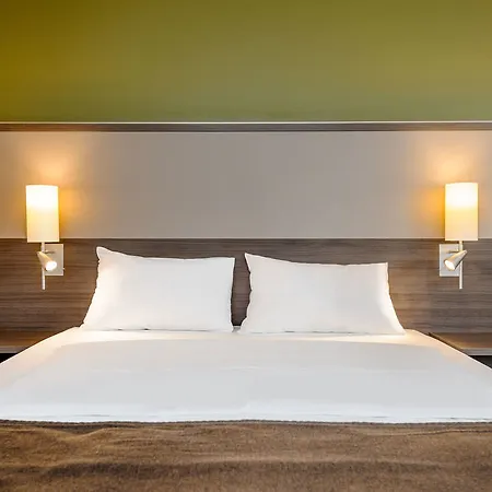 Отель Mercure Airport Tegel Берлин