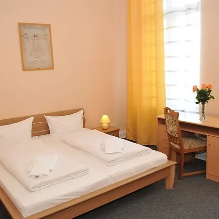 Hotel De Ela 2*