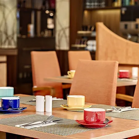Centro West 4*