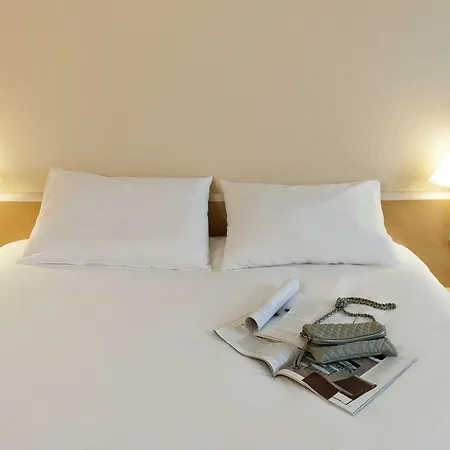 City-west Hotel