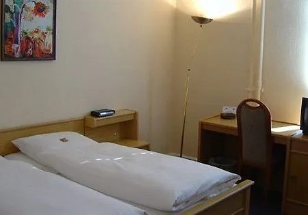 Hotel Kurfuerst Am Kurfuerstendamm 3*