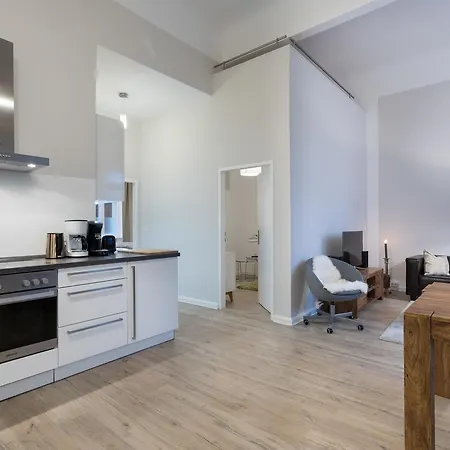 The Goethe Loft, 2 Bedroom Up To 5 People Apartment