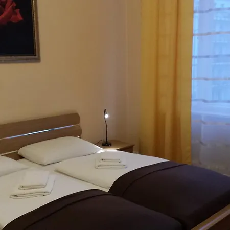 De Ela Hotel 2*