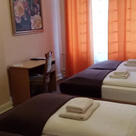 De Ela Hotel 2*
