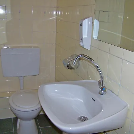Hotel Amadeus 2*
