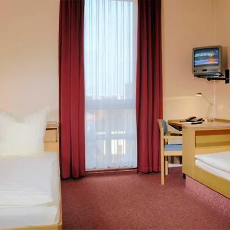 Plaza Charlottenburg Hotel 3*