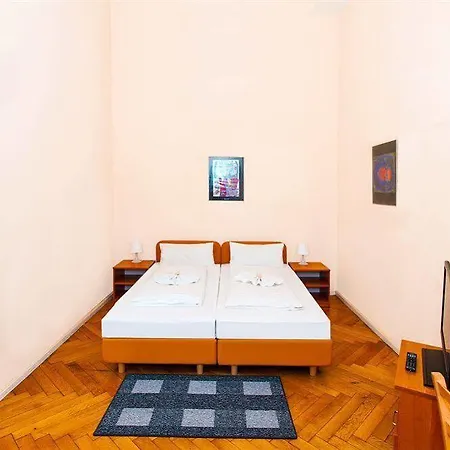Hotel Elegia Am Kurfuerstendamm 2*