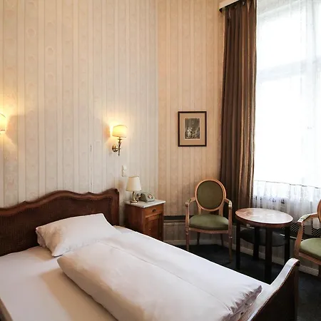 فندق Hotel-pension Funk Am Kurfuerstendamm 3*