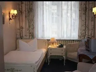 Gæstehus Columbus Am Kurfurstendamm 2*