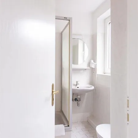 Apart-west Apartment