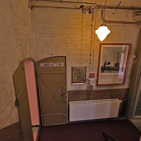 Fabrik - *