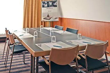 Отель Mercure Airport Tegel 4*