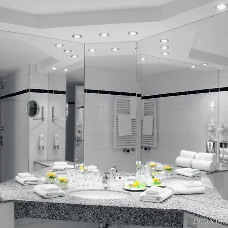 Holiday City Center East Prenzlauer Berg By Ihg Hotel Berlin